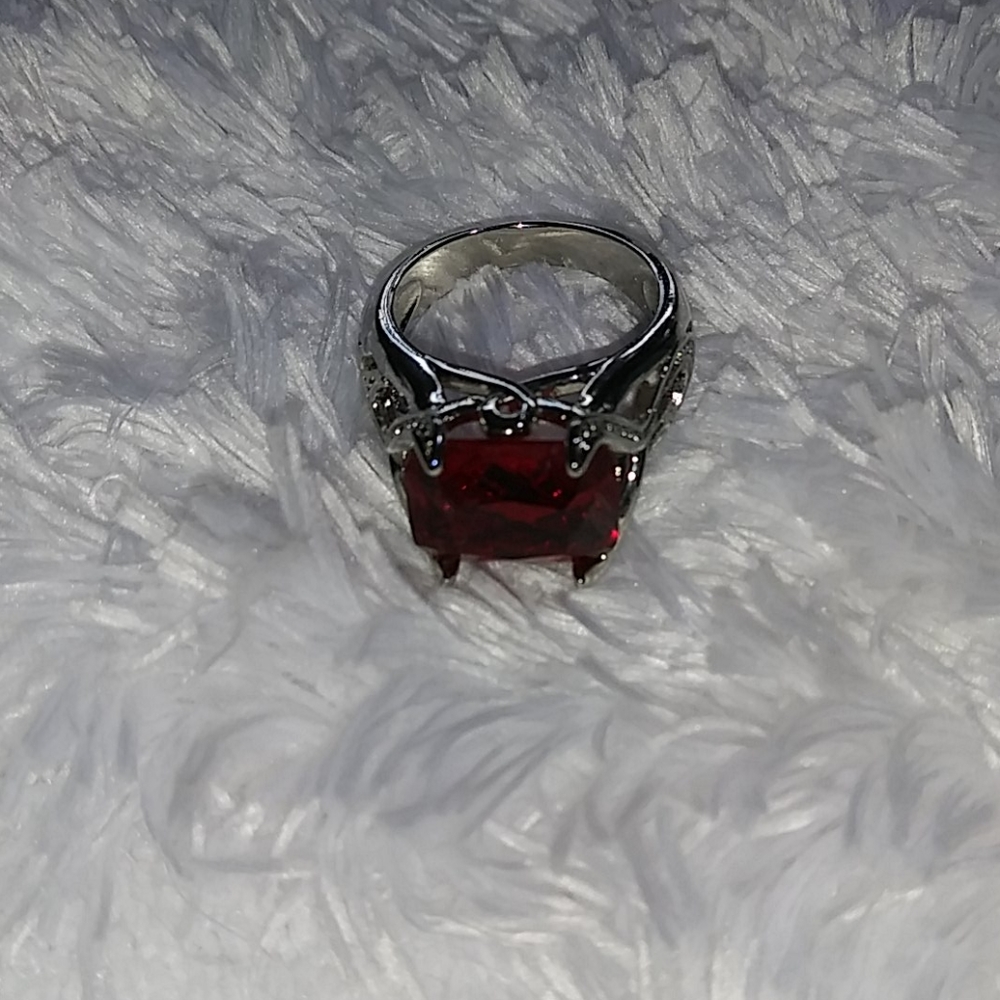 Cocktail ring size 5 simulated ruby - Picture 7 of 7